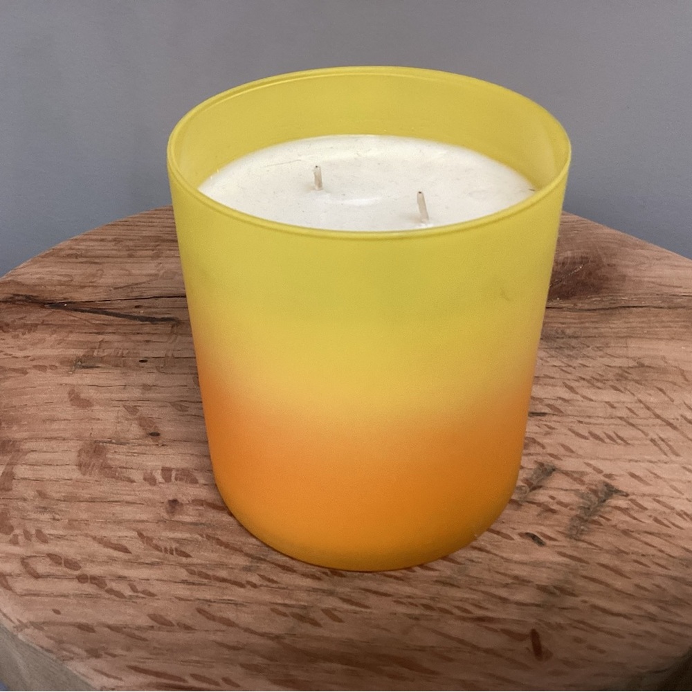 🟠 Lumalight - Sunshine & Pineapples scented candle - Never Used - Like New 16 oz - Picture 4 of 9